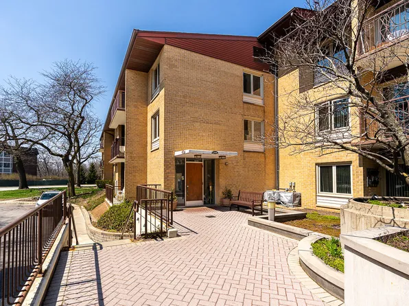 2500 W Talcott Rd APT 106, Park Ridge, IL 60068