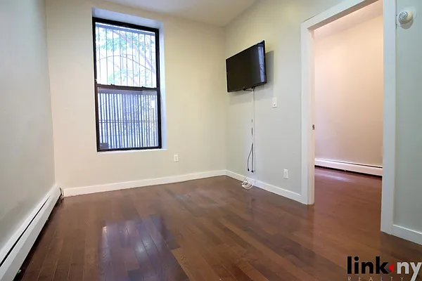 Rented by Link NY Realty | media 15