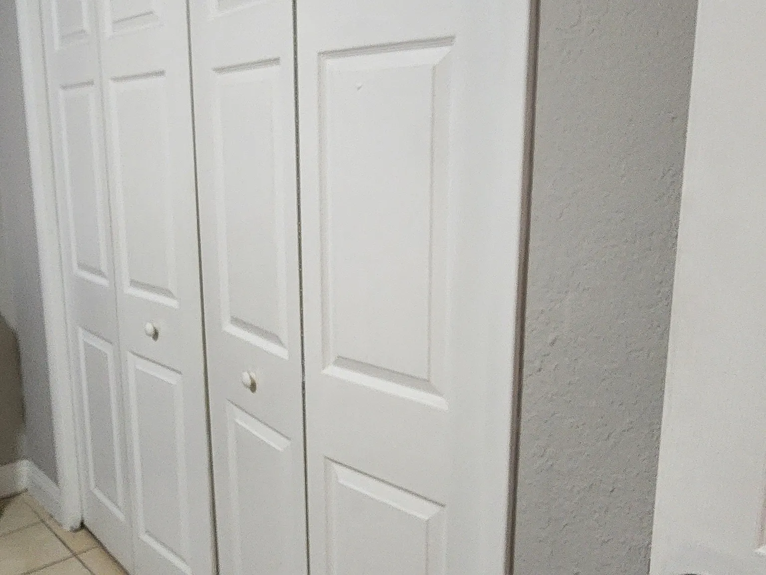 2 bed, 1956 sqft, $2,400 — Photo 2