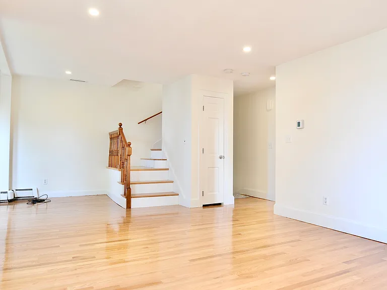 120 Farwell St #2 — Photo 9