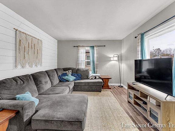 5th image of 1207 Waverly Ave