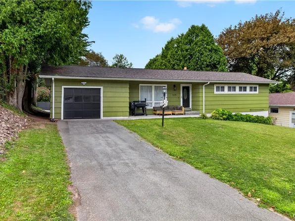 109 Camillus Park Dr, Camillus, NY 13031