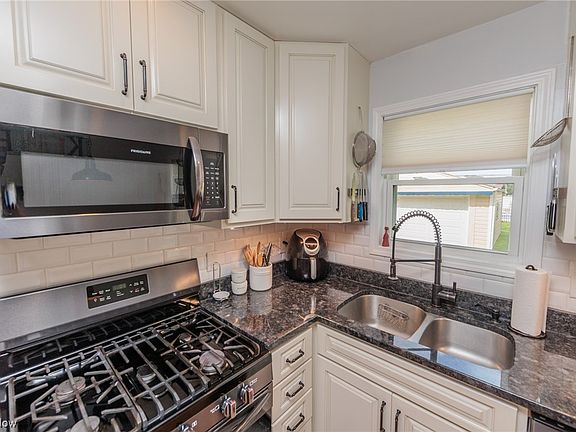 5th image of 5344 Karen Isle Dr