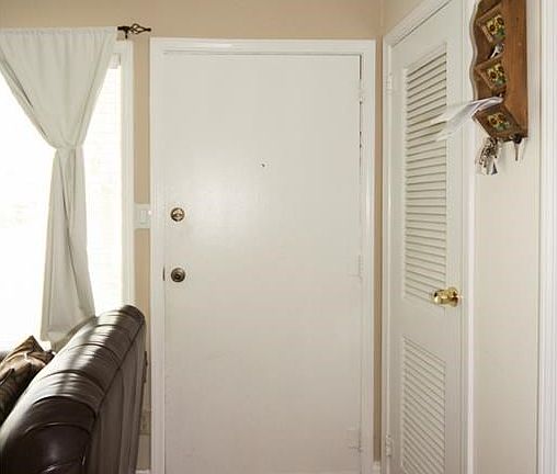 3rd image of 4431 Patricia St