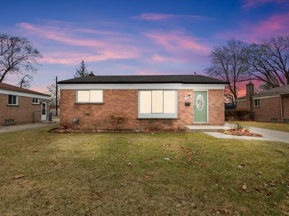 31216 Newport Dr, Warren, MI 48088