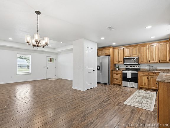 5th image of 58 Founders Ln