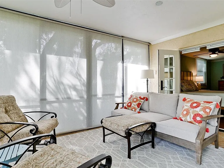 401 Palm Tree Dr — Photo 20