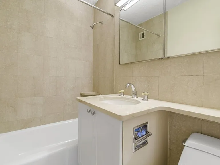 1520 York Ave #10E — Photo 6