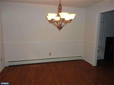 4th image of 2208 Persimmon Dr