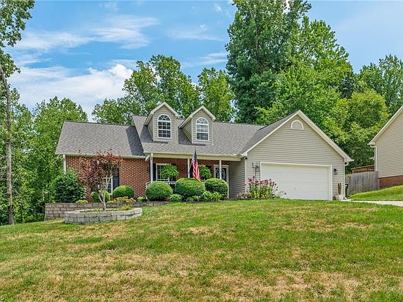2nd image of 218 Camden Woods Dr