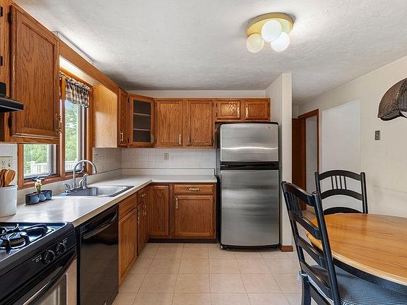 4th image of 59 Boylston St Unit 59