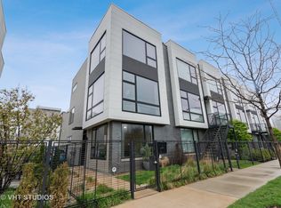 444 W Oak St, Chicago, IL 60610