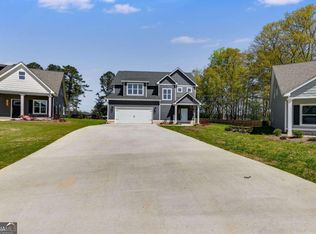106 Cedarcrest Dr, Carrollton, GA 30117