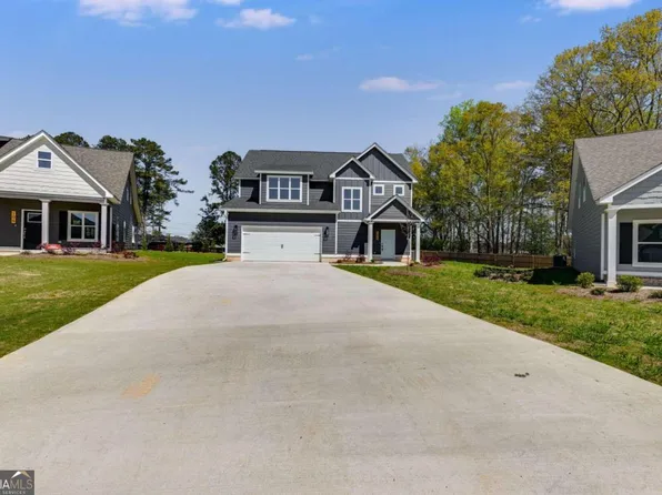 106 Cedarcrest Dr, Carrollton, GA 30117