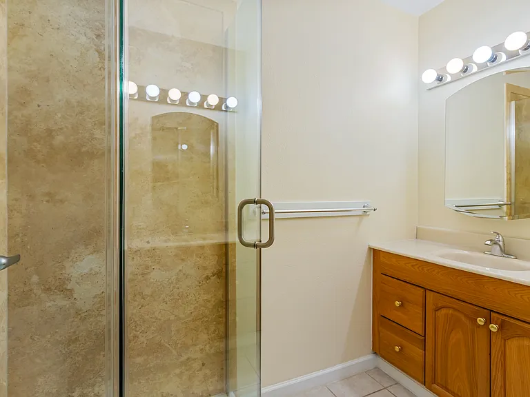2912 Loch Lomond Dr — Photo 20