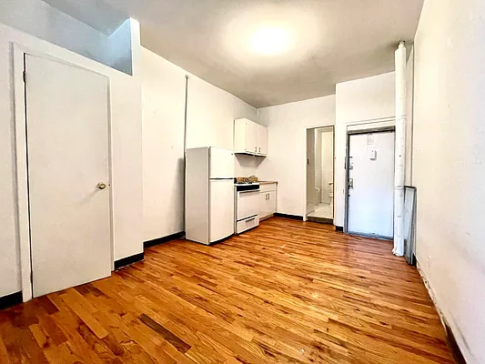 Rented by Metropolitan Property Group | media 26