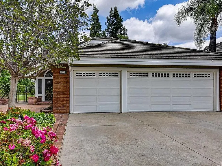 1314 Robert Ct — Photo 2