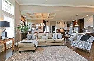 5th image of 1728 NE Lashbrook Dr