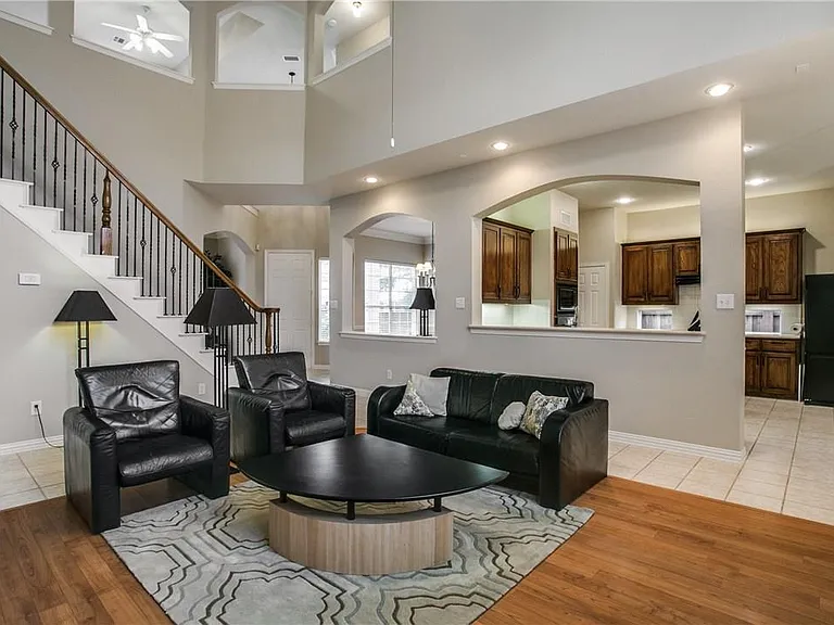 8120 Grand Canyon Dr — Photo 4