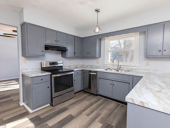 5th image of 603 W Herrick Ave