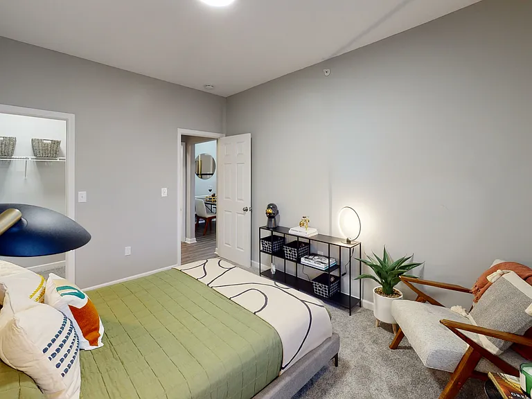 Burlington Oaks Apartments — Photo 7