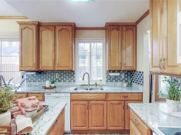 4th image of 6794 Chaffee Ct