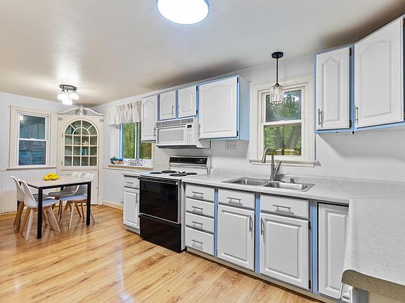 5th image of 10403 S Chicago ROAD