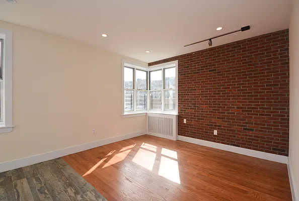 Rented by Clove Realty LLC | media 14