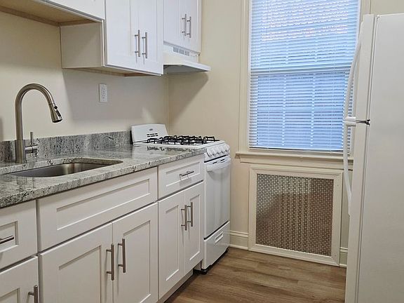 5th image of 200 E Glendale Ave #216-B