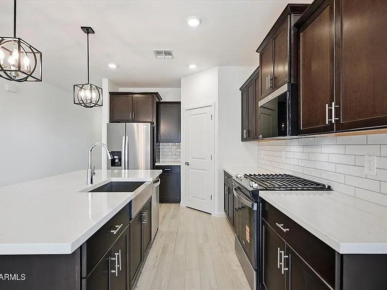 15875 W Cottontail Ln — Photo 35