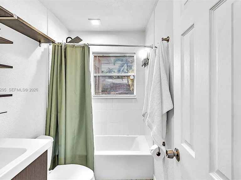 4633 SW 28th Ave — Photo 64