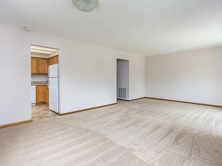 285 N Sandusky St #1 — Photo 2