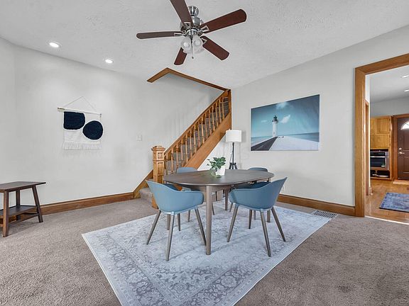 4th image of 1355 Dennison Ave #1357