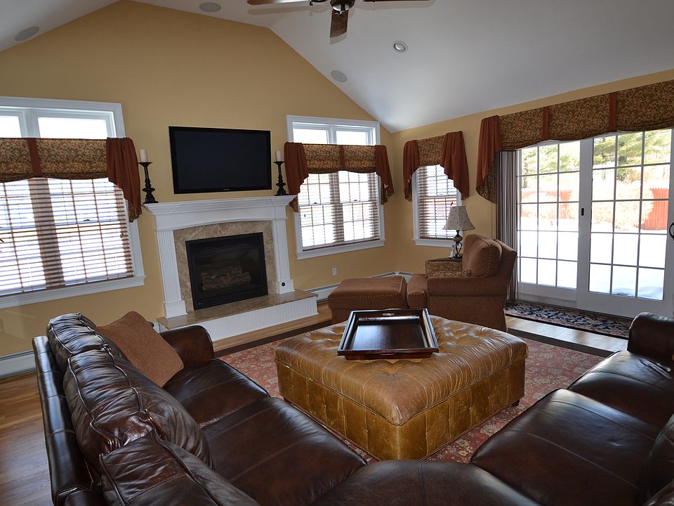 2nd image of 12 Eagle Ln