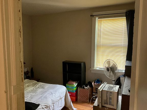 3rd image of 326 Crestwood Ave Unit 2