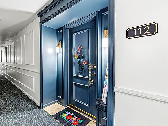 2nd image of 1077 Greenleaf Blvd