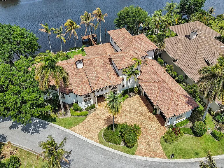 18669 SE Palm Island Ln — Photo 56