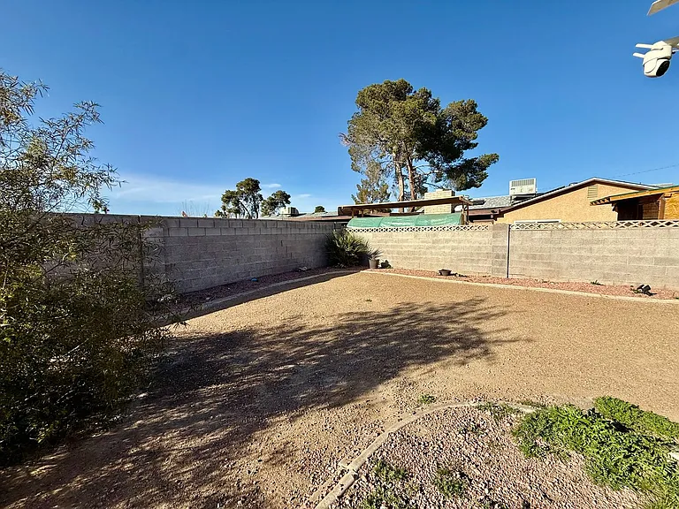 2126 Rawhide St — Photo 23