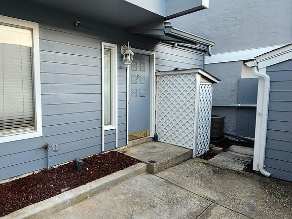 3rd image of 2883 Blair Stone Ct