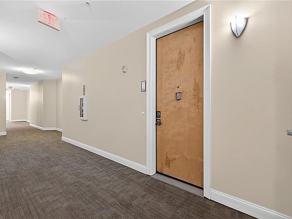 5th image of 898 Oak St SW Unit 1411
