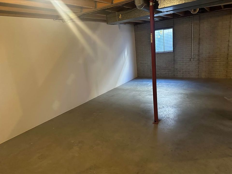 1st image of 317 E North St #317