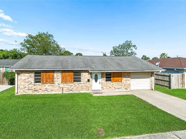 644 Grovewood Dr, Gretna, LA 70056
