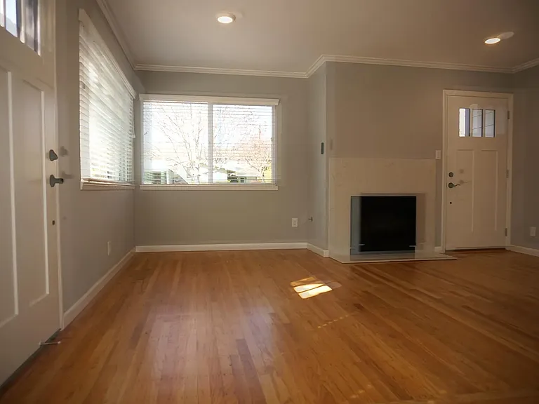 485 Waverley St #485 — Photo 9