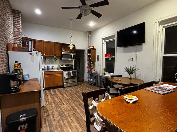 3rd image of 3631 Spring Garden St