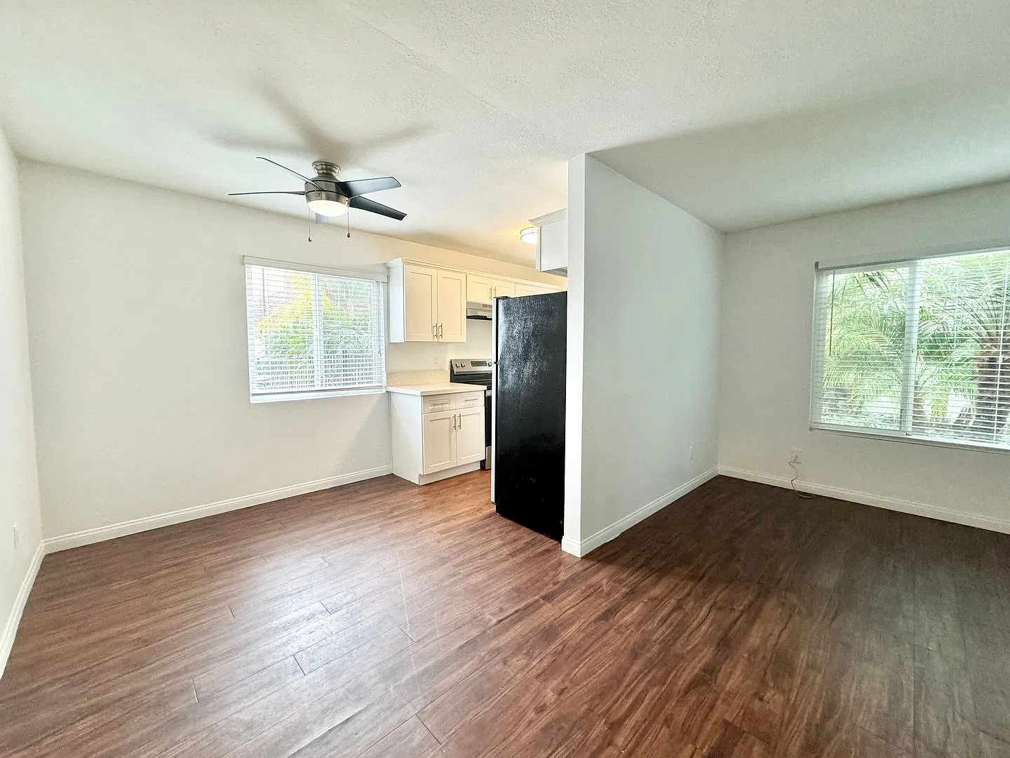 4322 Van Dyke Avenue — Photo 3