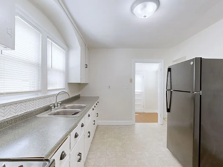 4168 Sherman Ave — Photo 10