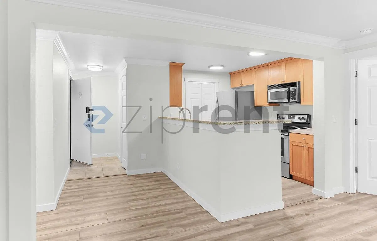 3 bed, 1043 sqft, $2,875 — Photo 3
