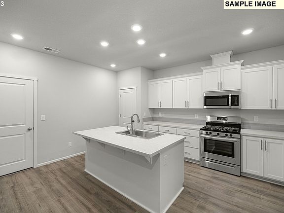 3rd image of 31264 NW Yorkshire St