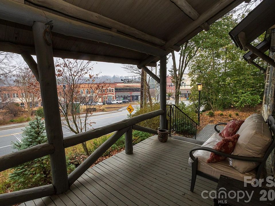 37th image of 15 Chestnut St
