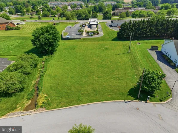 3908 Abel Dr, Columbia, PA 17512